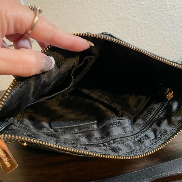 Black medium  NEW Michael Kors purse with fun zippers.Gold hardware. FREE SHIP - Picture 3 of 4